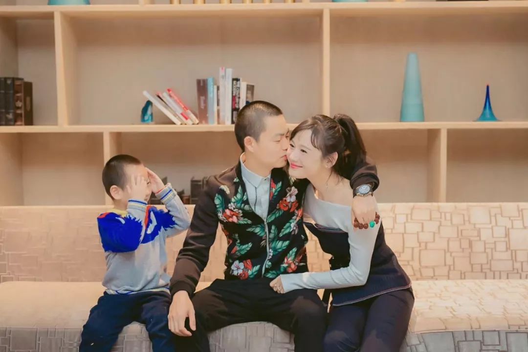 臻封面Vol.2|她是差不多小姐，更是狠角色美妈