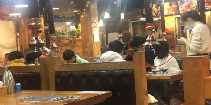 TES卡萨女朋友个人账号被扒出，系台湾知名小网红，拉哥有福了