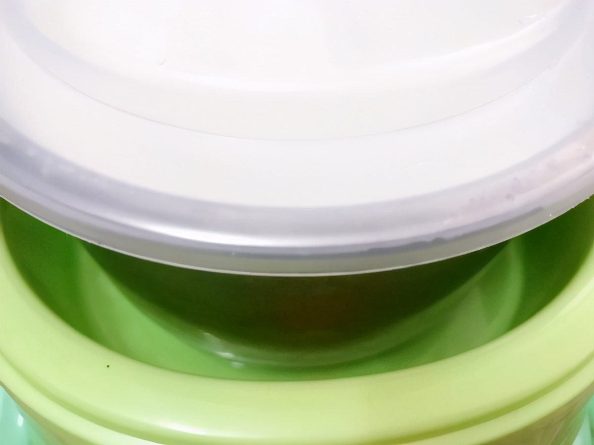 家里喝不完的奶粉，做成酸奶，味道很好，比买的酸奶味道还浓郁