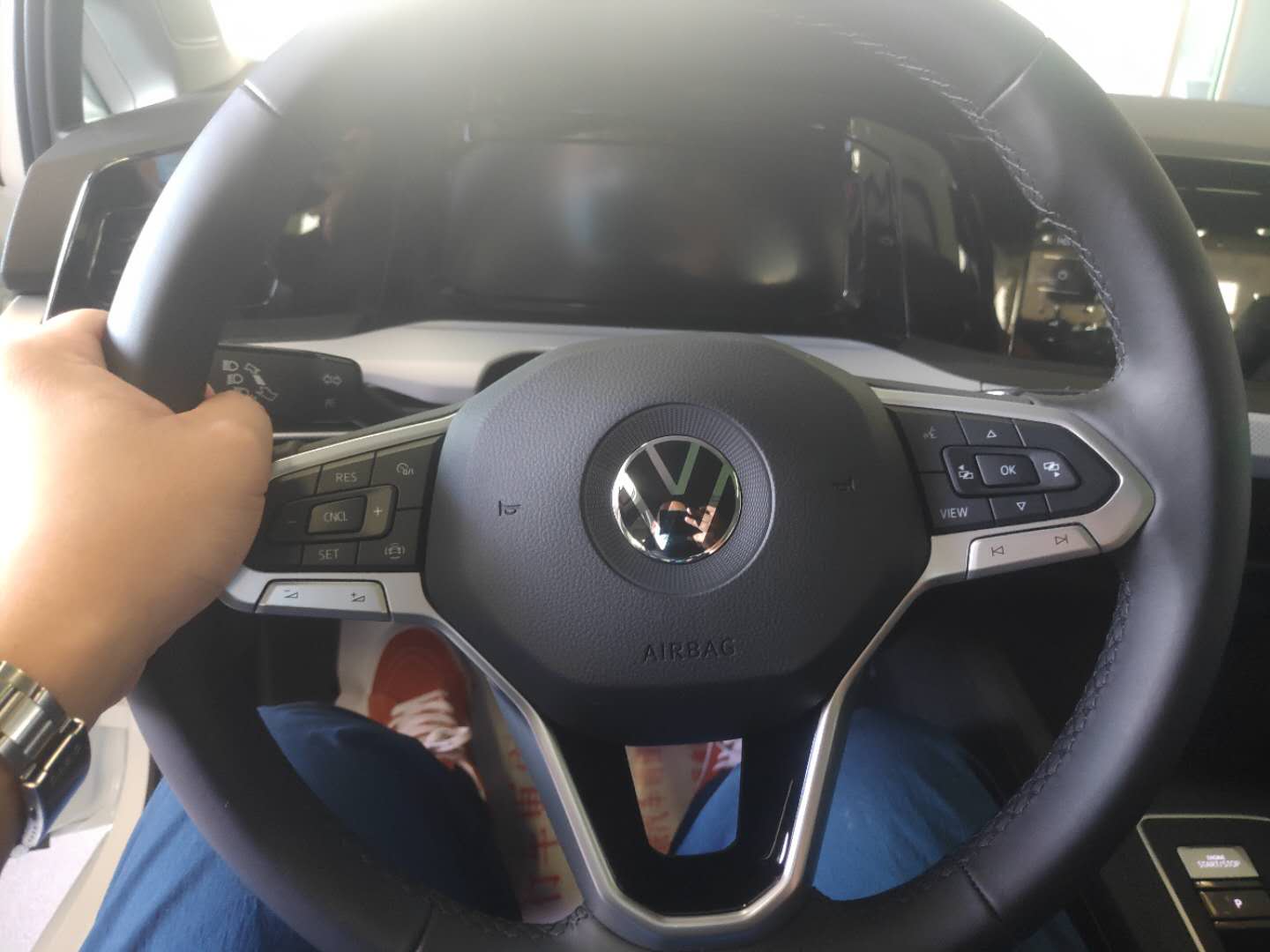 大众第八代高尔夫r-line,大众高尔夫新八代