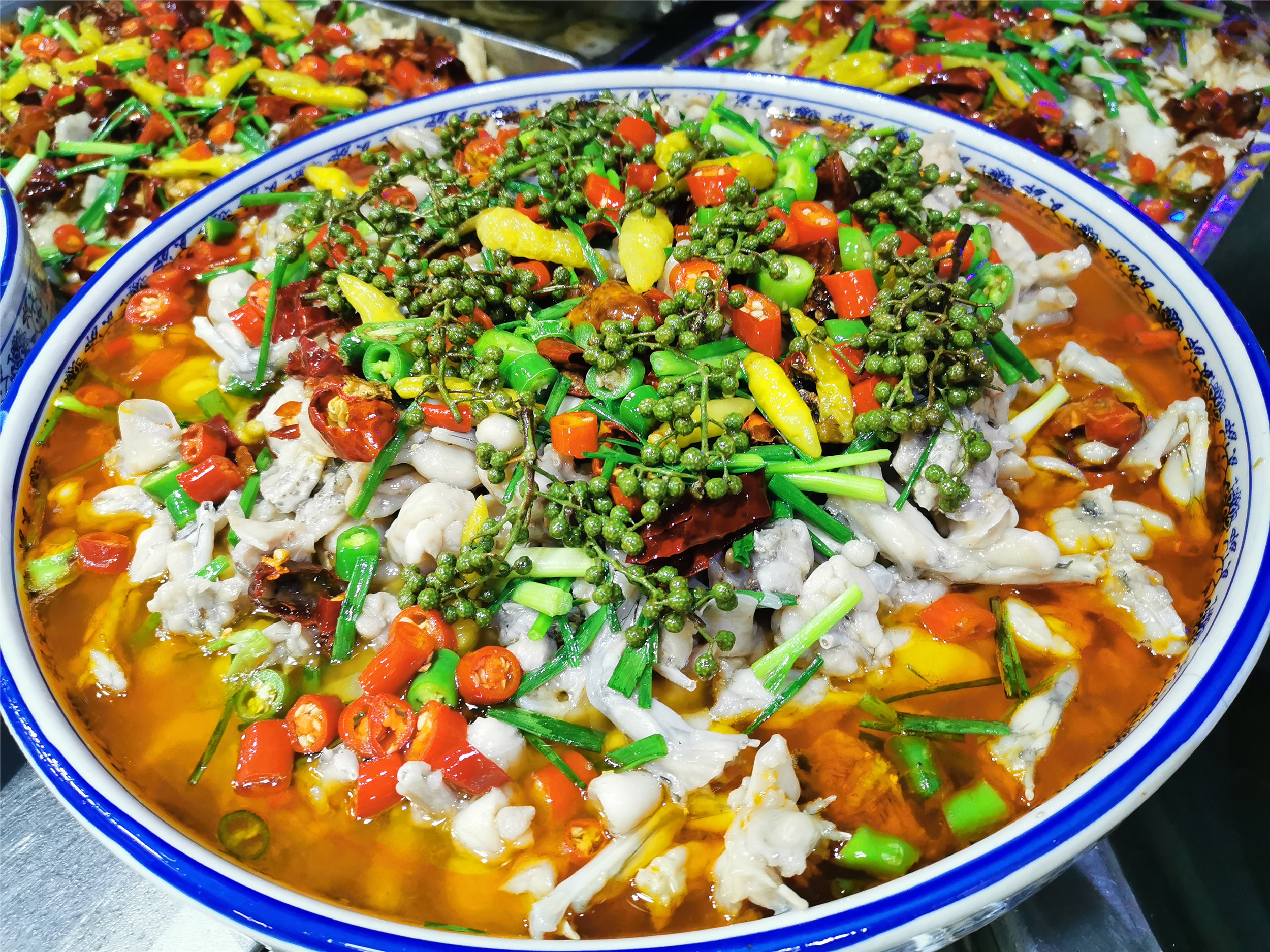 厦门大学食堂有多爽?米饭免费,菜品5块钱吃到撑,网友:太值了