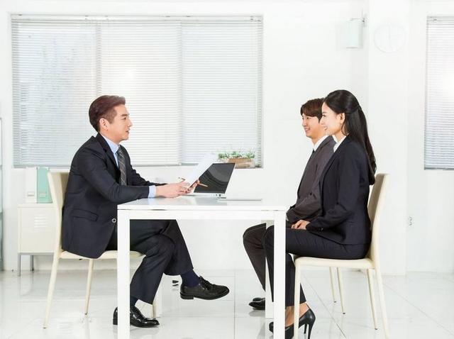 女面试官:嫁家女,孕乃子,生男曰甥,请对下联?研究生经典回复