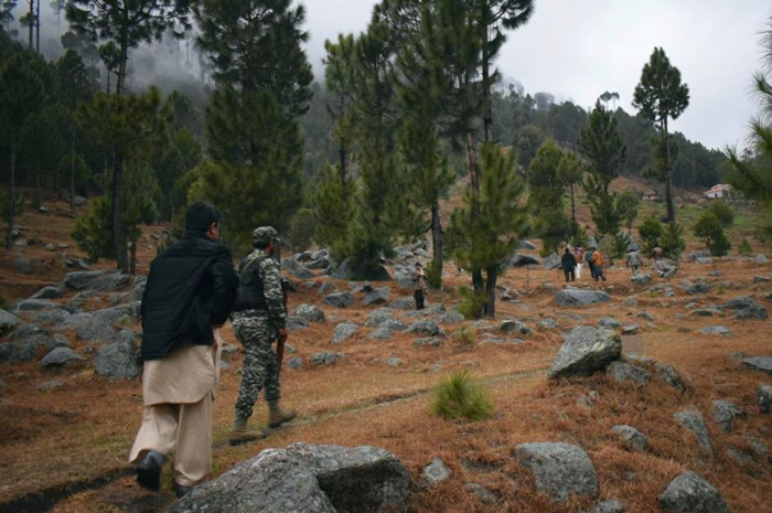 路透社再曝印度丑闻，印军在行动当中拉平民当盾牌，结果依然战败