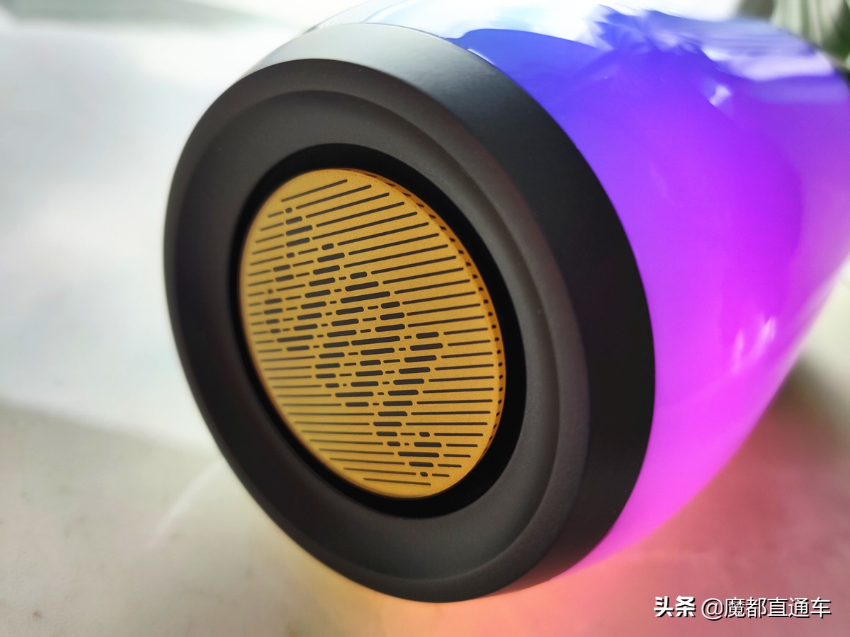 双11热卖爆品：劲歌溢彩黑金脉动JBLPULSE3SE蓝牙音箱评测