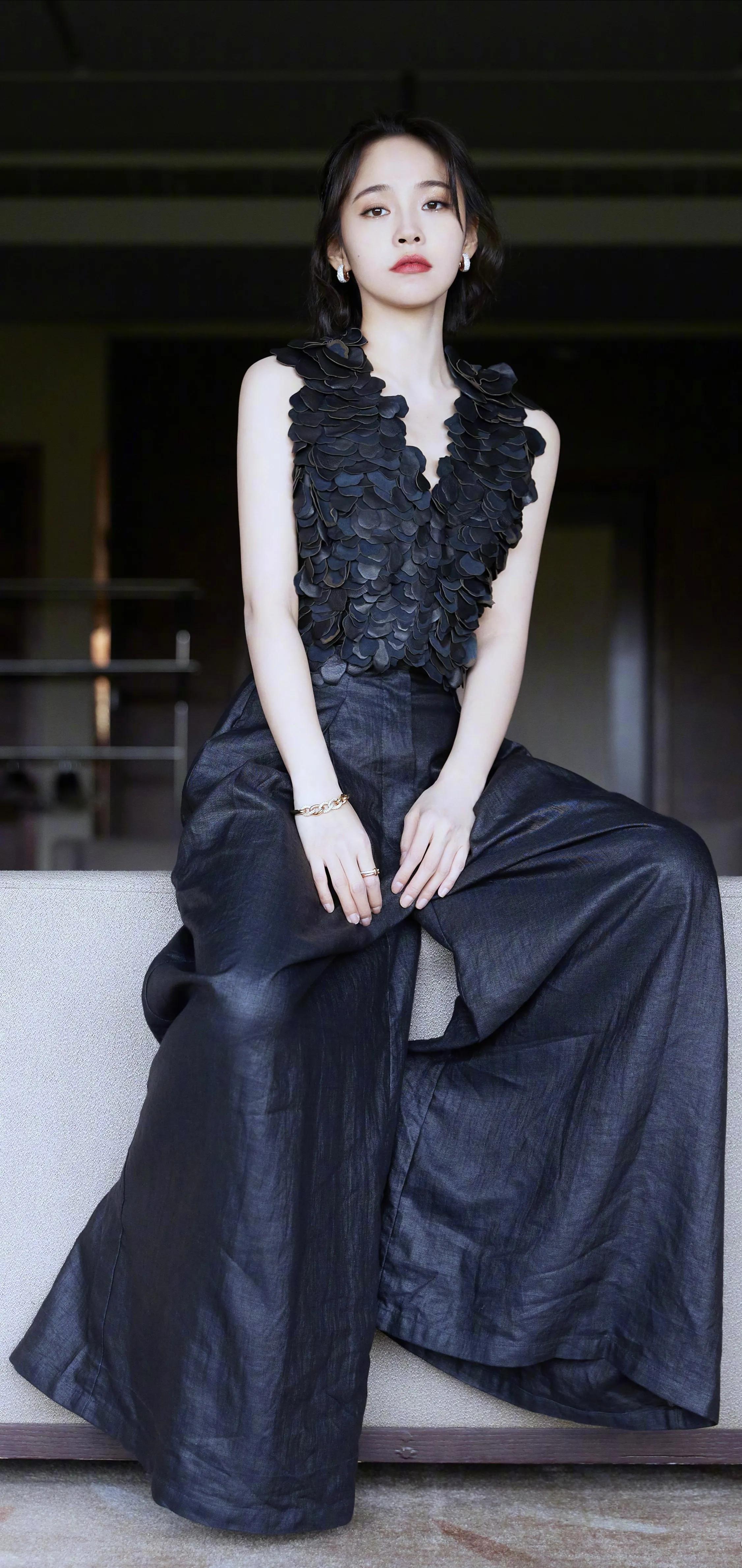 明星穿搭图片素材,明星新款服装图片大全