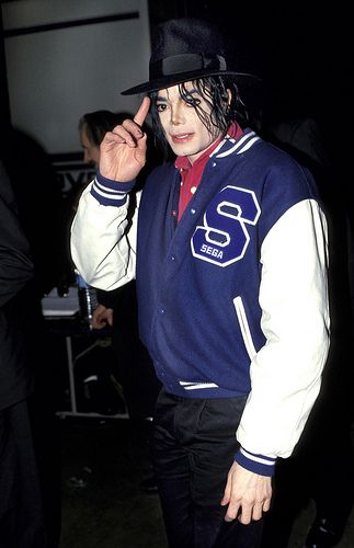 这件迈克尔杰克逊都爱穿的夹克，竟是男士春日的最佳选择？