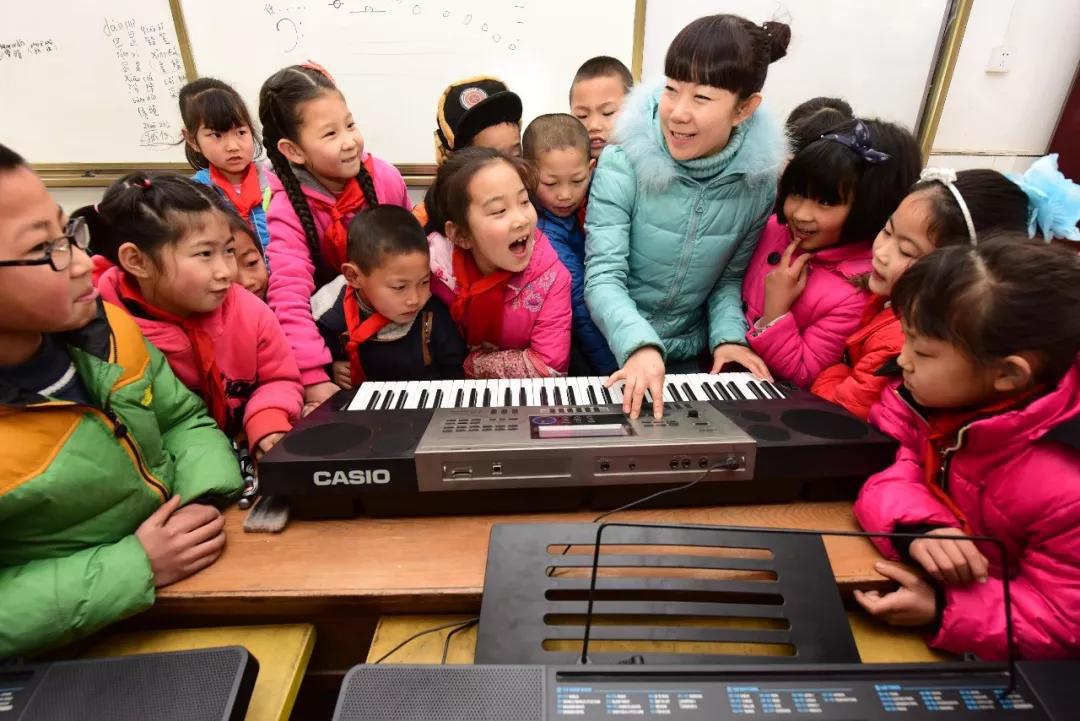 学校音乐老师一年收入多少,声乐生毕业后当音乐老师挣钱吗