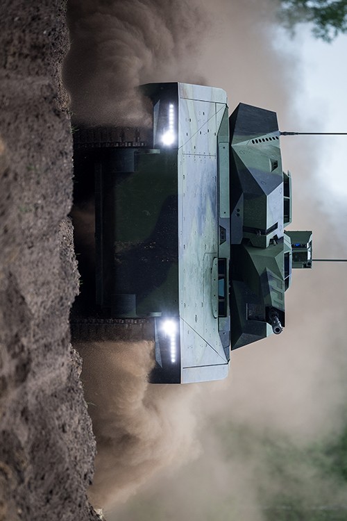 世界上防护能力最强的装甲车,最新山猫kf41步兵战车