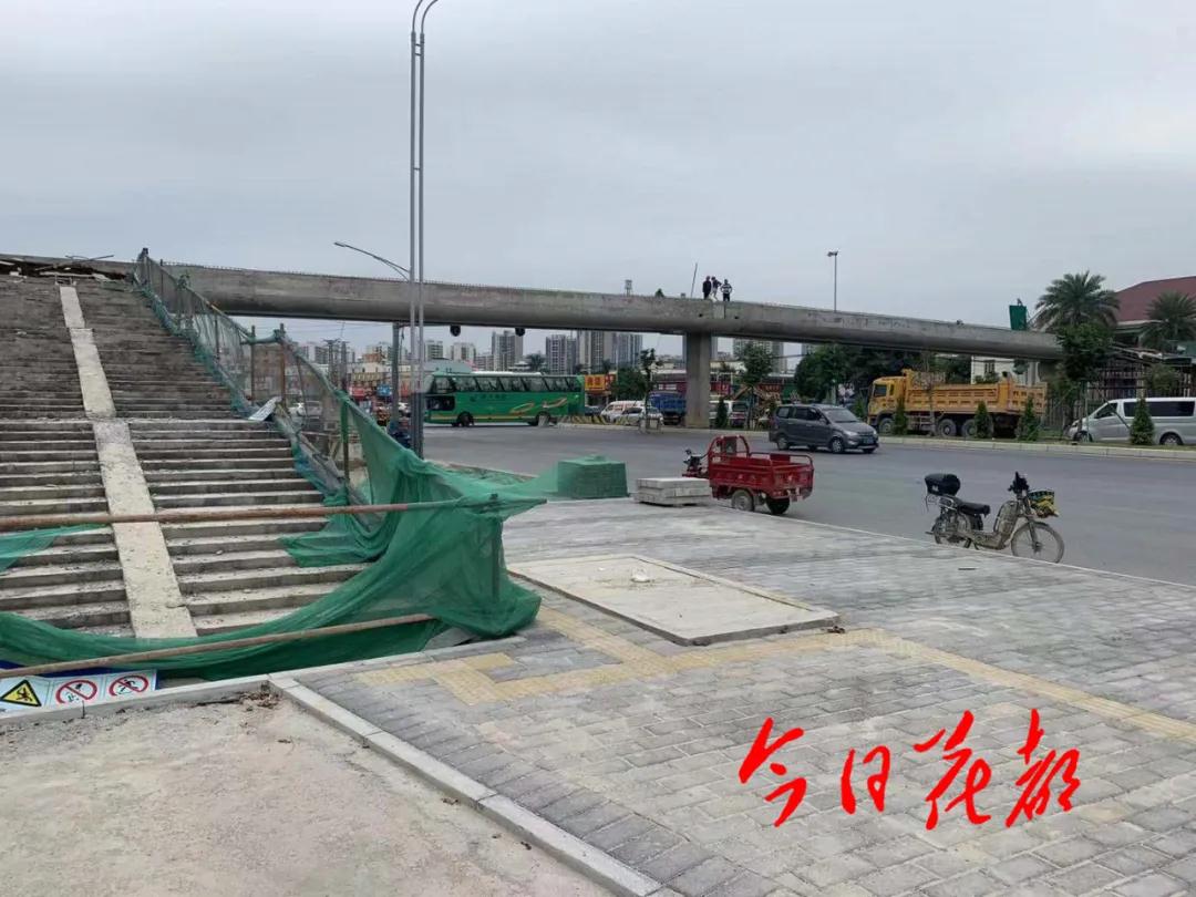 遂宁公园口人行天桥最新施工进度,雅宝新城人行天桥