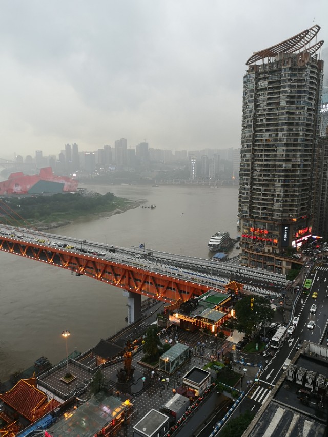 和颐洪崖洞酒店江景落地窗,和颐重庆解放碑洪崖洞店选房