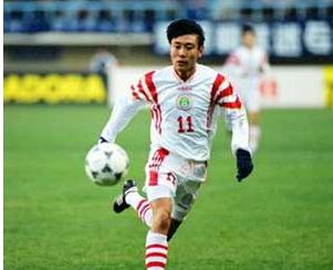 父亲是快刀浪子高峰，母亲是天后那英，今16岁的高兴怎么样了