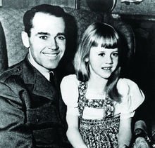 奥斯卡影后简·方达︱四段失败婚姻，母亲割喉自杀，父亲五次结婚