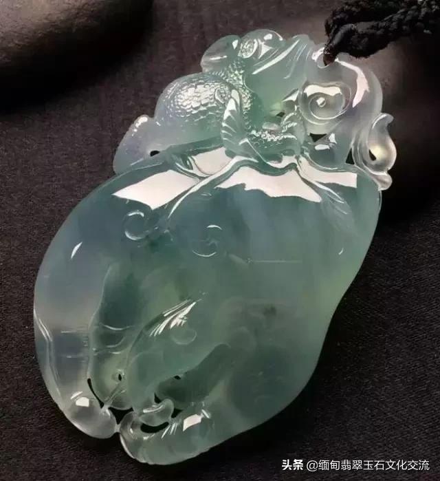 翡翠雕刻房子造型寓意,翡翠雕刻蚂蚁和虫子寓意