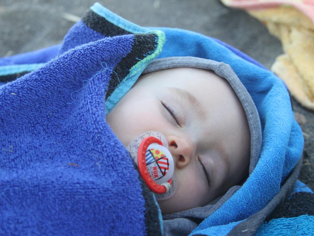 肉肉嫩嫩的小屁屁，没多久就长满红色小疙瘩，可不全是尿不湿的错