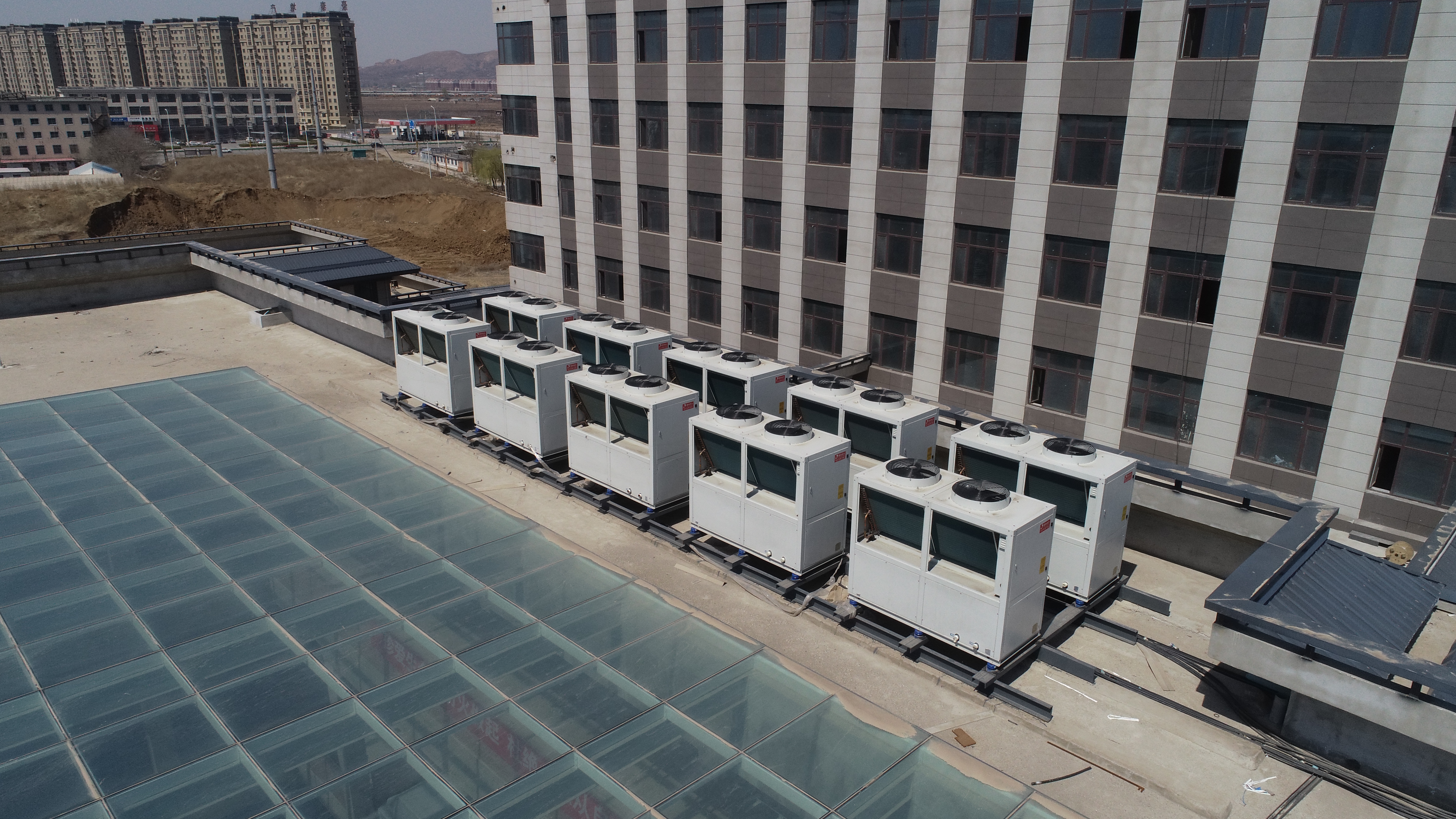 超低温空气源热泵使用方法,空气源热泵对环境温度有要求吗