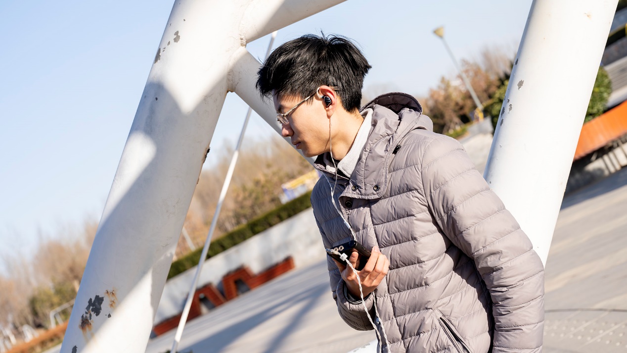 飞傲m15的4497和9038哪个音质更好,飞傲m15有什么功能