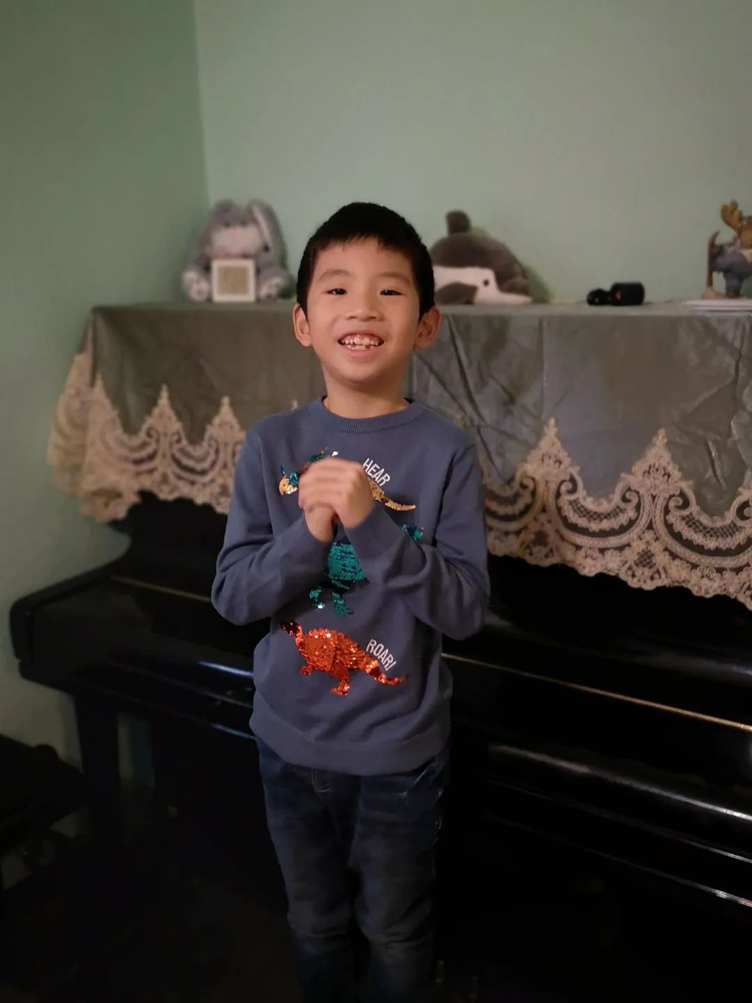 六一文艺汇演电钢琴,六一节目琵琶演奏古风舞蹈