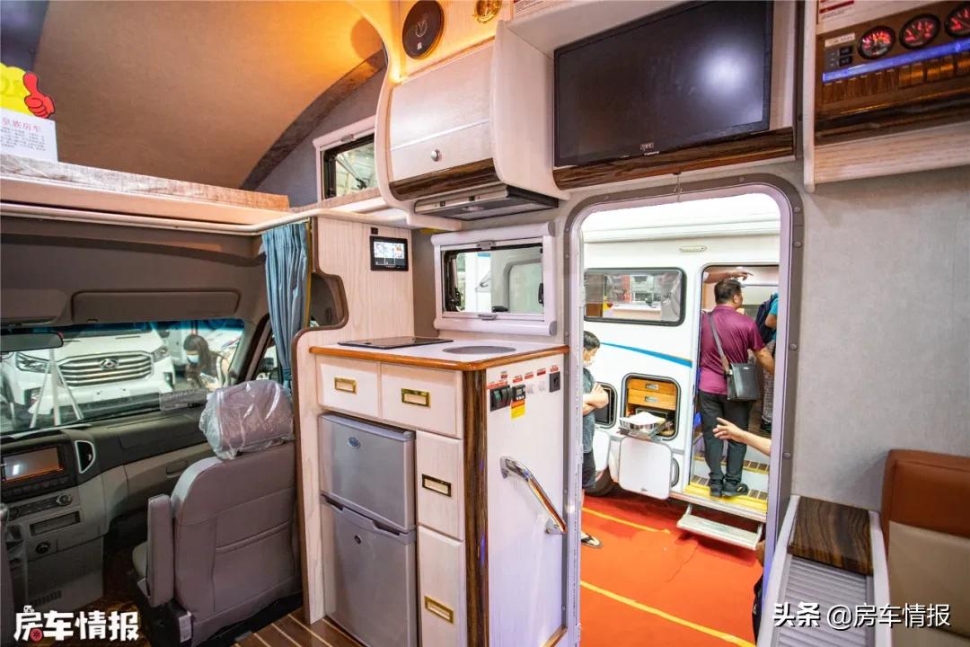 江淮5.17米星锐房车,江淮星锐5.99米二手价格低房车