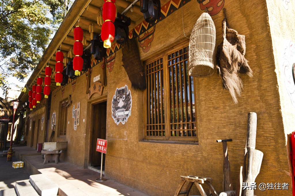 楚雄的彝族风情,楚雄彝族村寨彝族文化元素