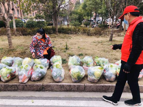 青春无问西东岁月自成芳华翻译,青春无问西东奋斗自成芳华图片