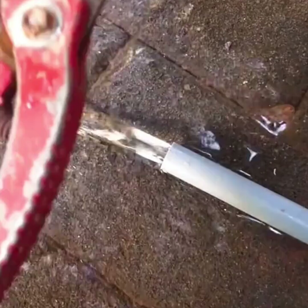 家里水管进水阀漏水各种修补方法,水管漏水关总阀有用吗