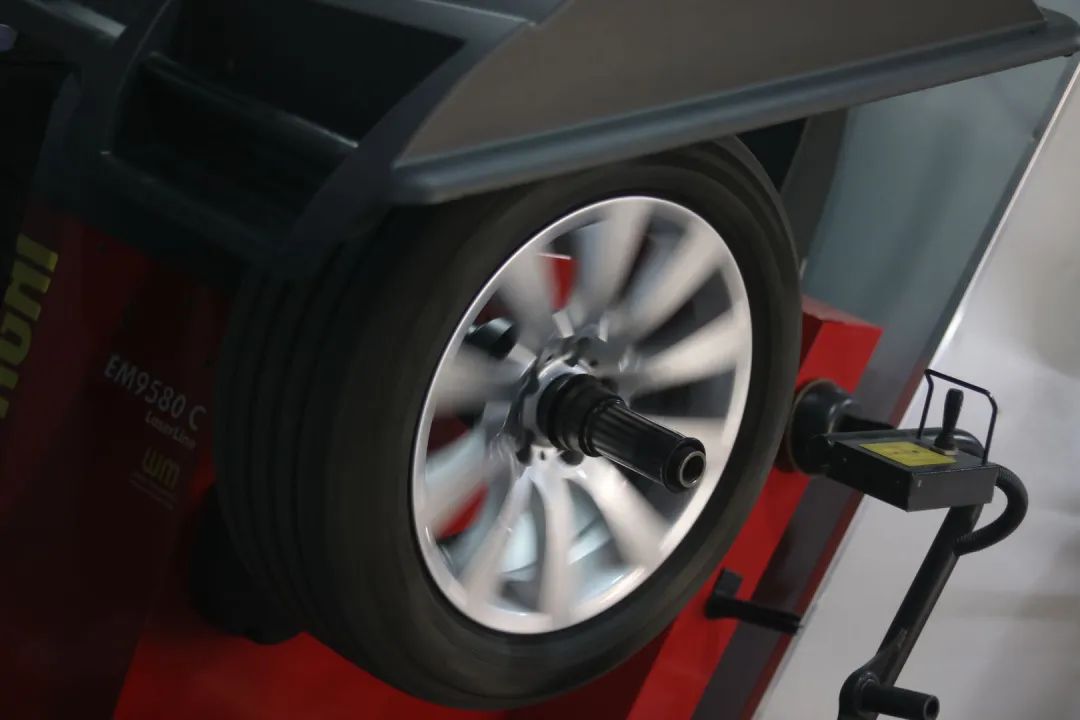 怪兽修车：翻新一辆11年破烂不堪的宝马GT，车况不忍直视