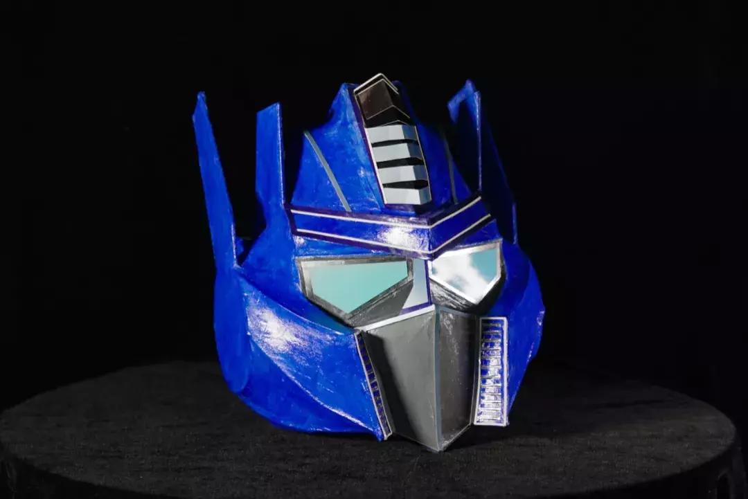 香港阴间设计师：为黄家驹订做电吉他，为张国荣粉丝订做咖啡厅..