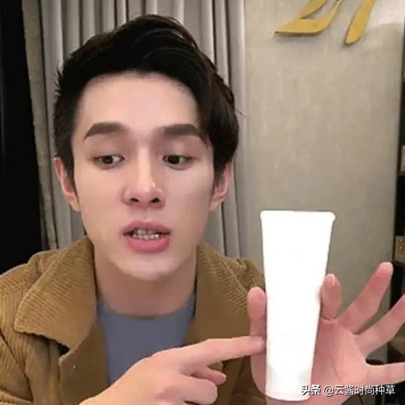 李佳琦力荐的洗面奶的视频,李佳琦推荐洗面奶最受好评