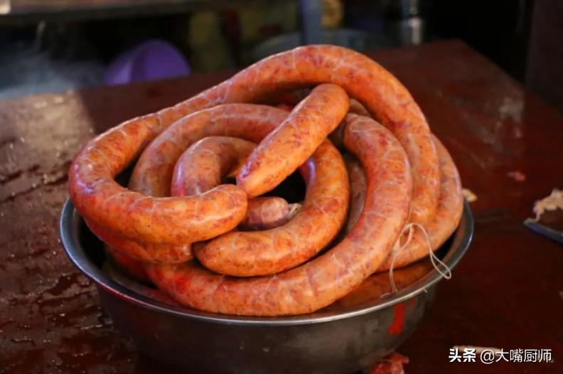 腌腊肠15斤肉大概要放多少克盐,四川腊肠正宗做法十斤肉放多少盐