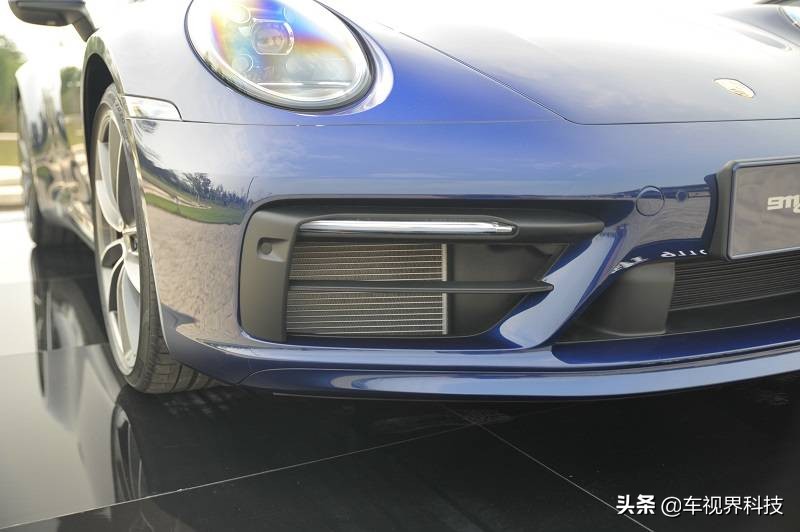 黑科技加持，亮点太多！实拍全新保时捷911