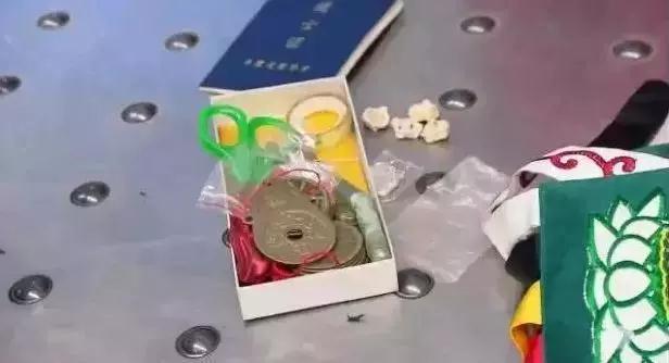 留学生海关被检查,萝卜丁口红过不了安检