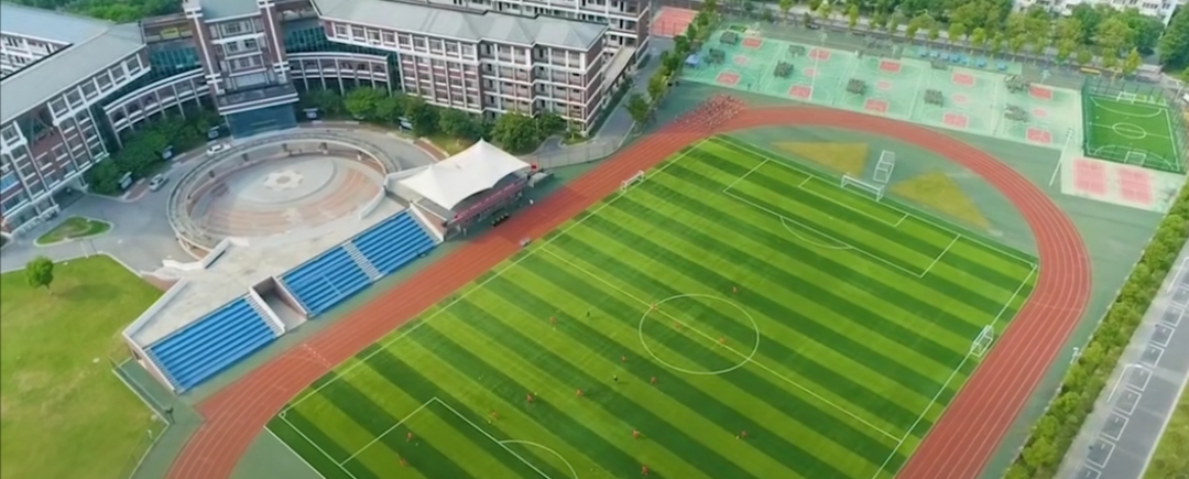 藏族女孩男足队长,藏族女孩当排长