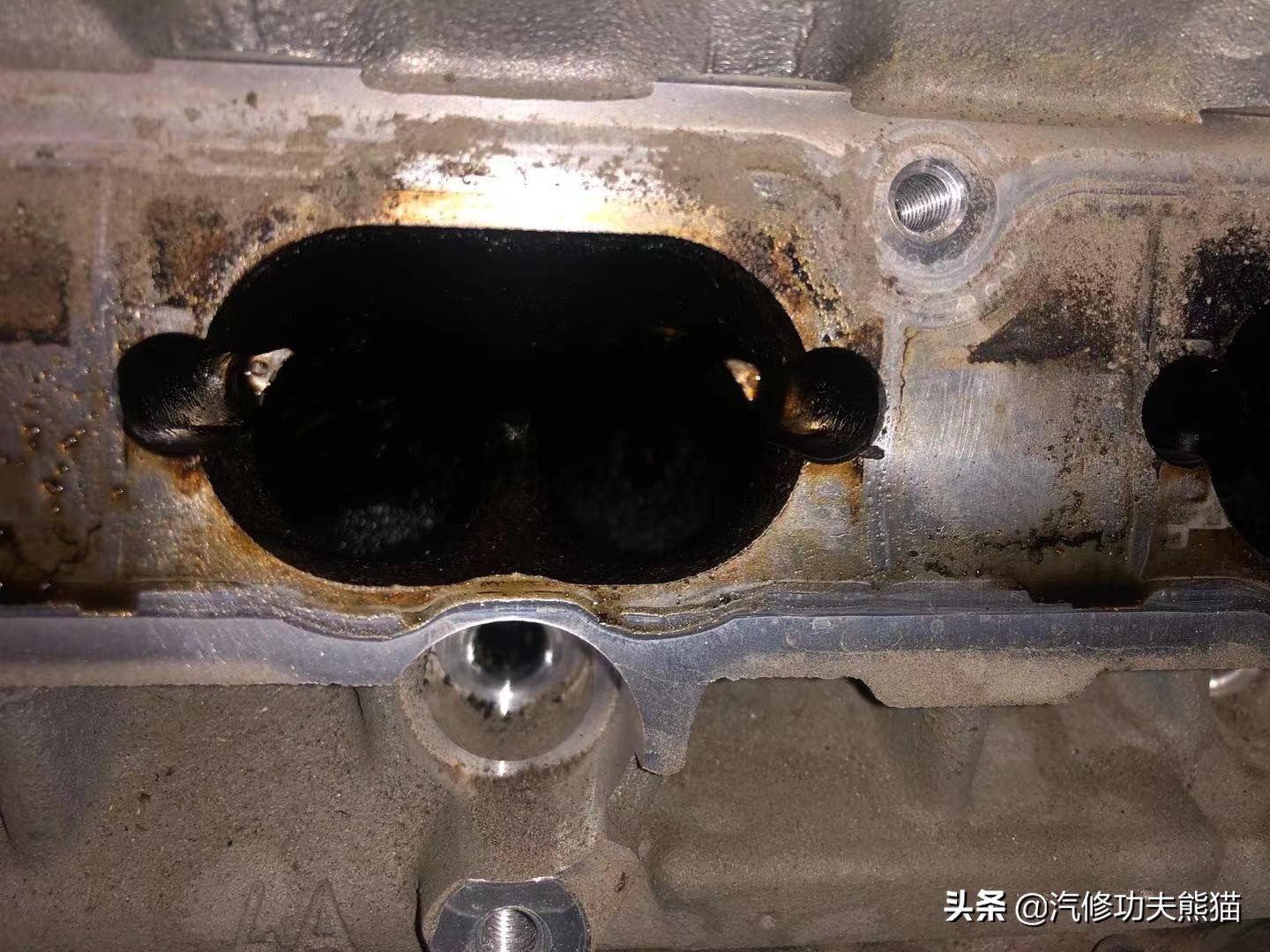 奥迪q5烧机油狂飙,奥迪q5烧机油且发动机抖动