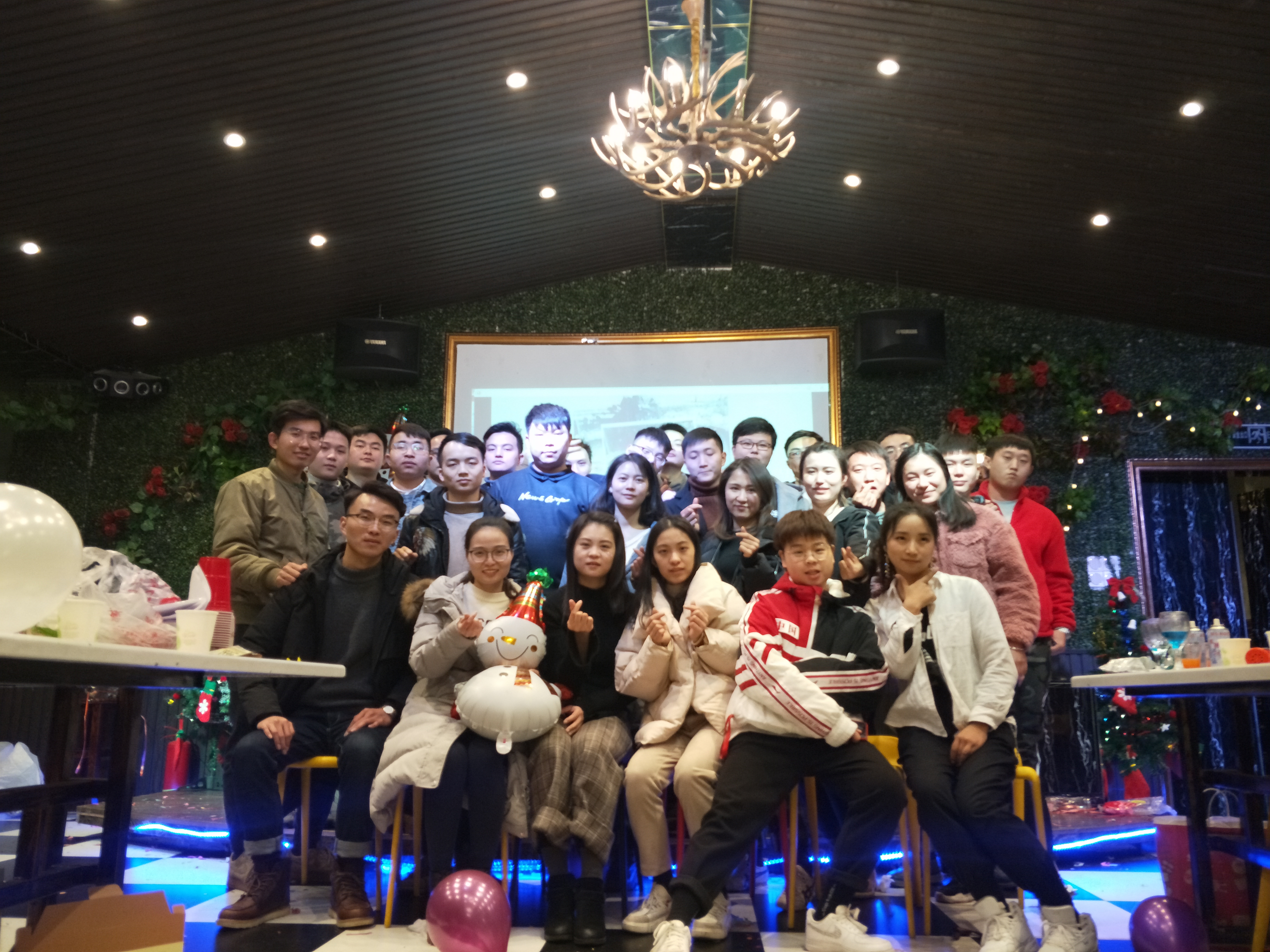 成都适合60人团建的轰趴馆,成都适合10人左右的轰趴馆