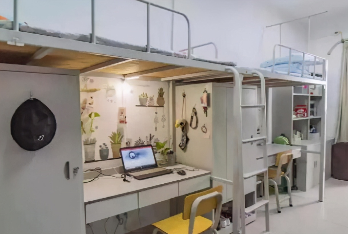 普通宿舍和清华大学宿舍有多豪华,中国大学十大豪华宿舍