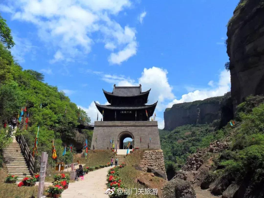 成都周边玻璃栈道,成都玻璃栈道