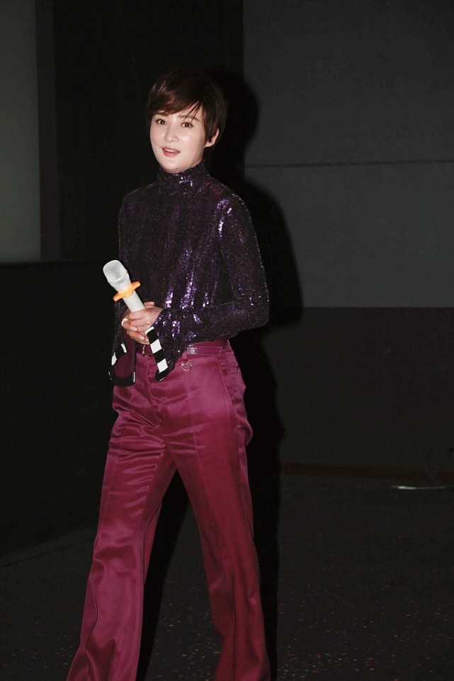 蒋勤勤穿戏装,蒋勤勤黄衣服