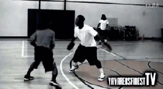 转身过人接篮下虚晃,假突破过人视频