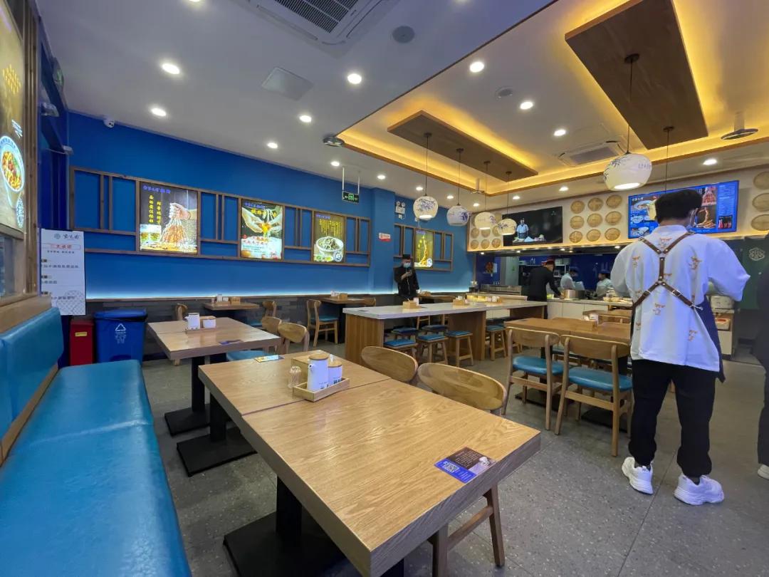 又一餐企开面馆,80平月营收60万!面+外带档口成掘金新模式?