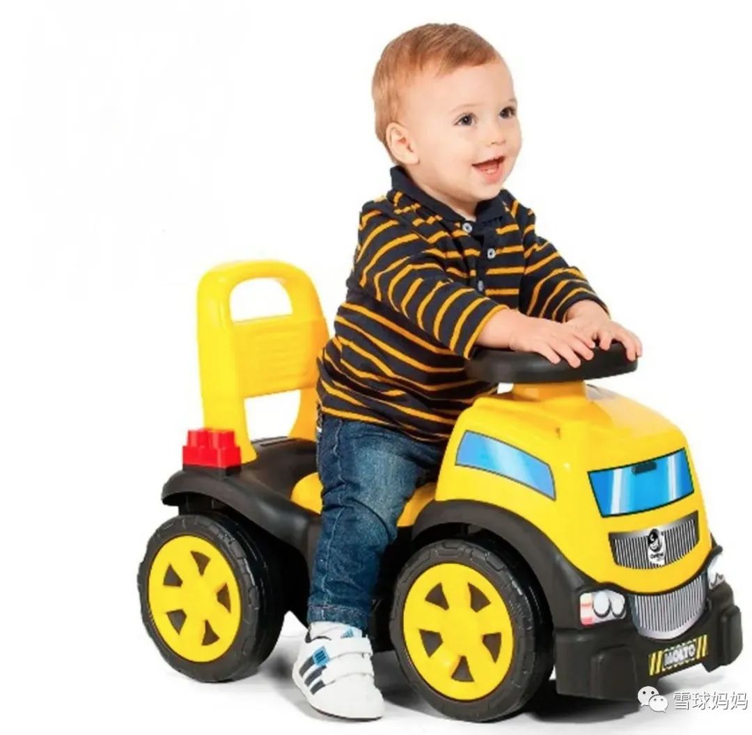 平衡车滑步车滑板车扭扭车,怎么骑儿童平衡滑板车