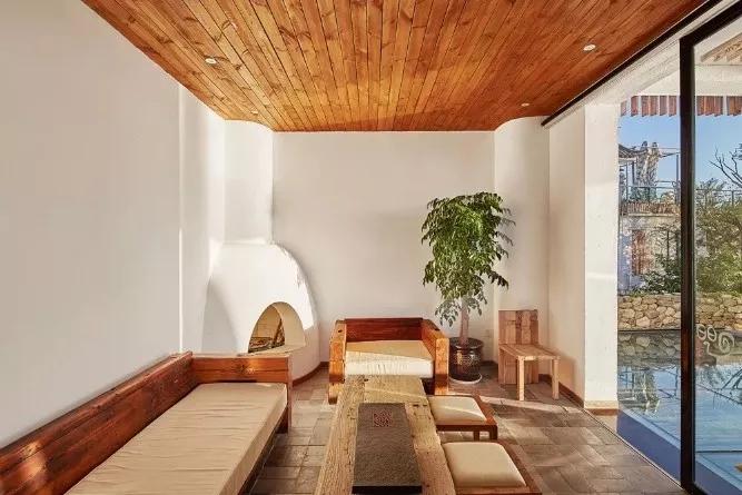 慢综艺之光拒绝剧本测评数十家“顶级”民宿，第一期就是浮云牧场