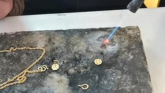 黄金耳钉掉了怎么修,黄金耳钉耳堵拧断了去哪里维修