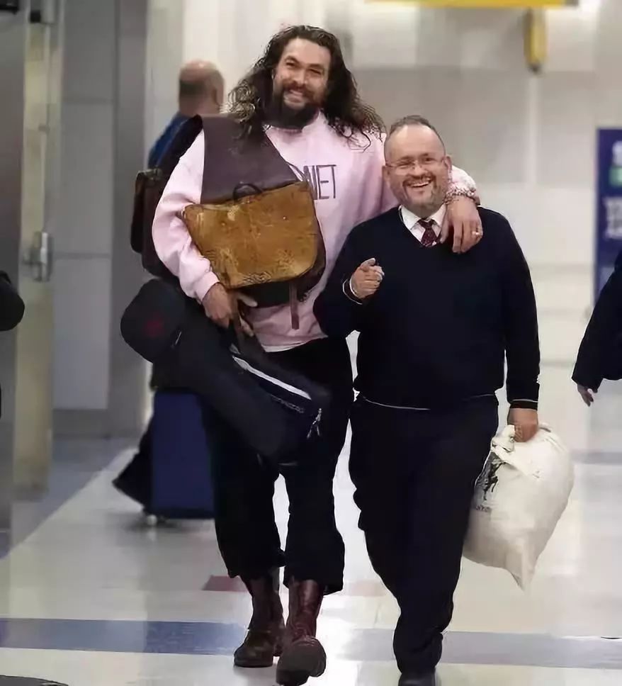 海王杰森莫玛出街,杰森莫玛海王互动