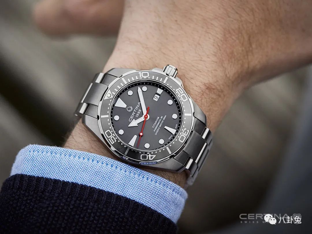 雪铁纳一万以上的表,5000左右的潜水表