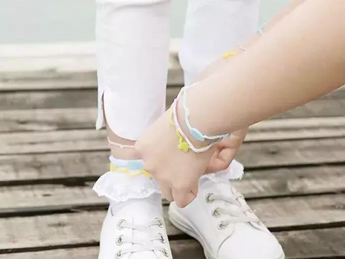 驱蚊手环戴上它既能驱蚊还好玩,日本儿童驱蚊手环