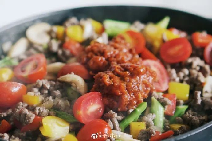 女明星生活费2万,上亿身家女明星日常