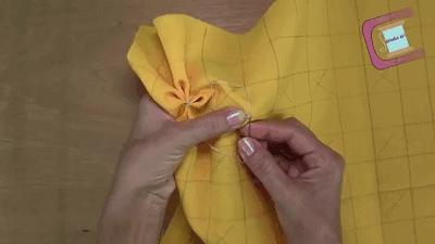 手工制作抱枕教程用针线勾,旧衣服自制抱枕不用针线了