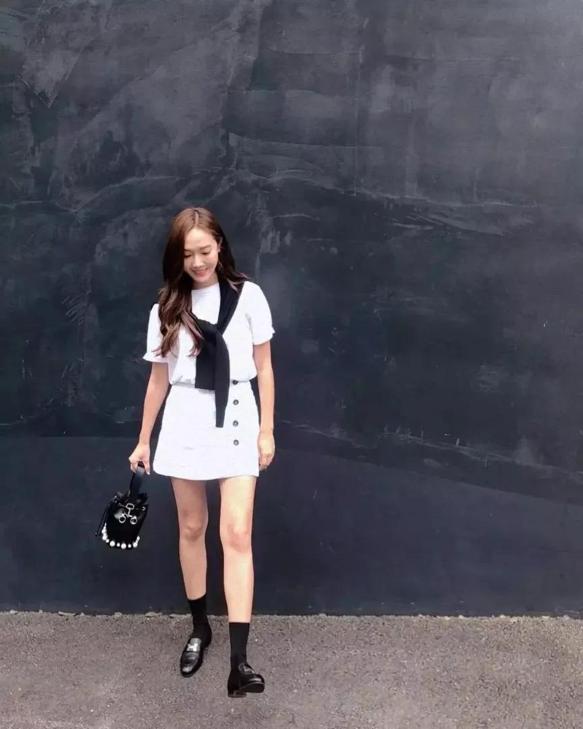 今年的流行鞋跟,今年的鞋子流行细跟还是粗跟