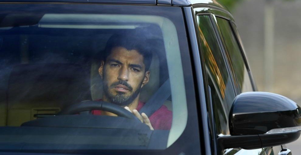 苏亚雷斯泪别巴萨梅西,苏亚雷斯告别巴萨梅西反应