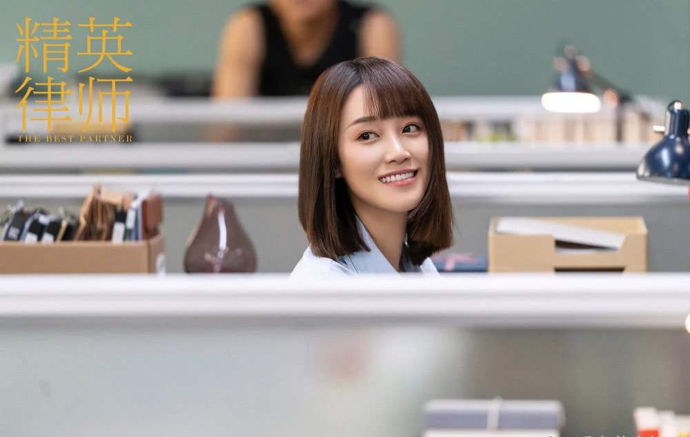 她14岁走红,她14岁因美貌红遍全球